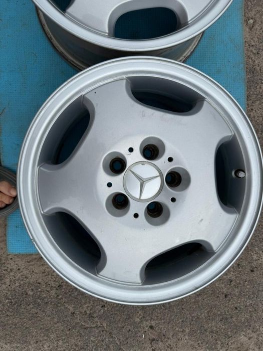 Продам диски Mercedes r 16