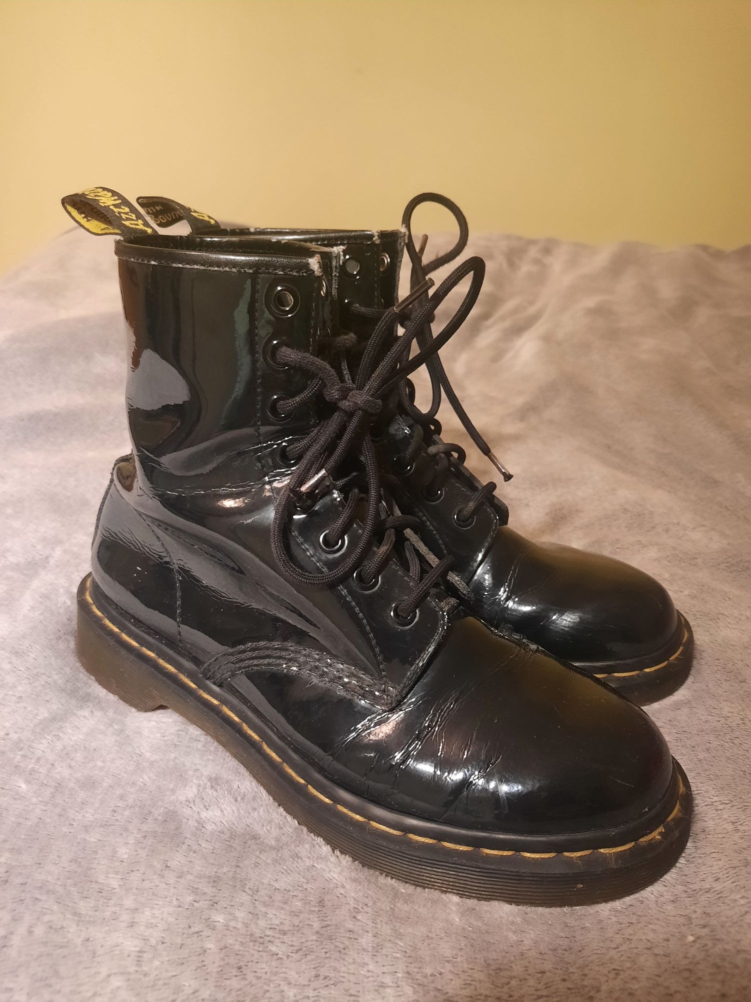 Martensy dr Martens lakierowane