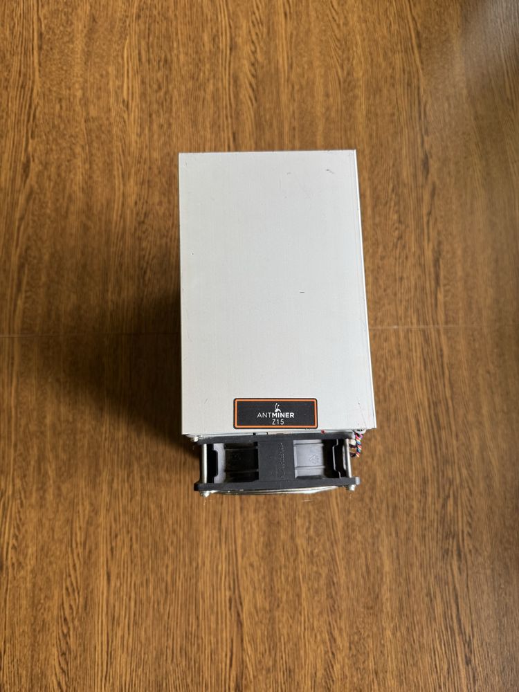 Koparka Antminer Z15