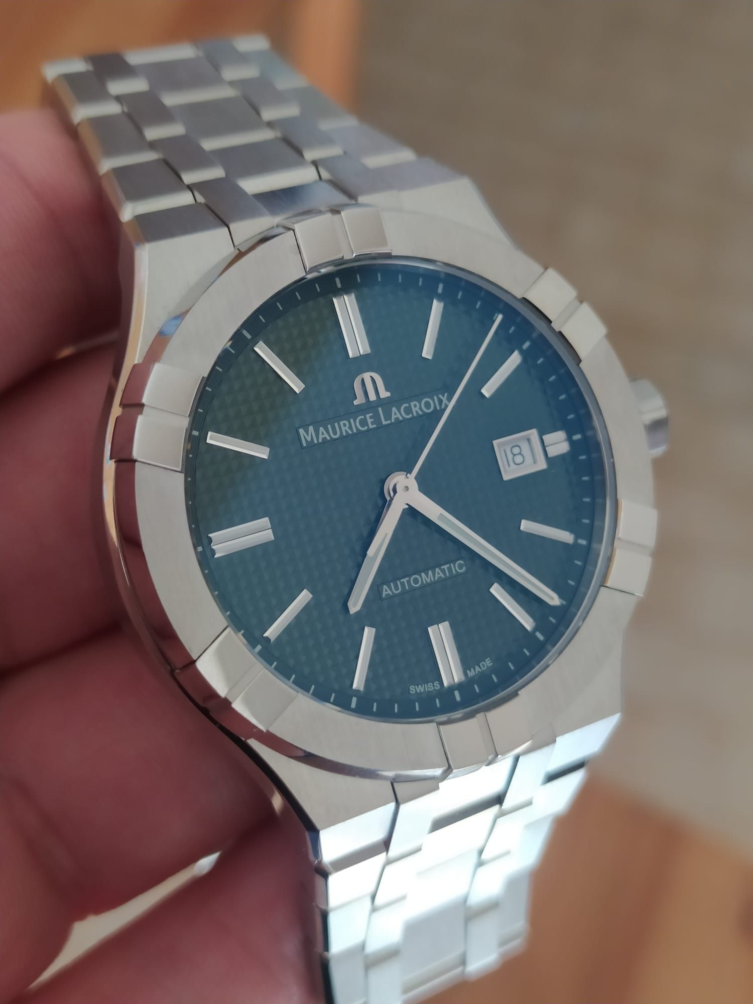 *NOVO* Maurice Lacroix Aikon automático (42 mm)