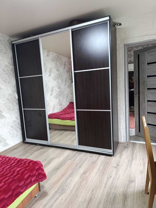 Продам земельну ділянку 11 соток та частину будинку по вул . Барболіна