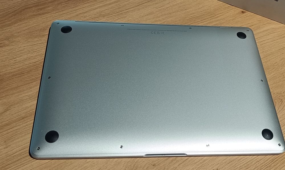 Macbokk Air 13 A2337 - SPOKO Lombard Pabianice