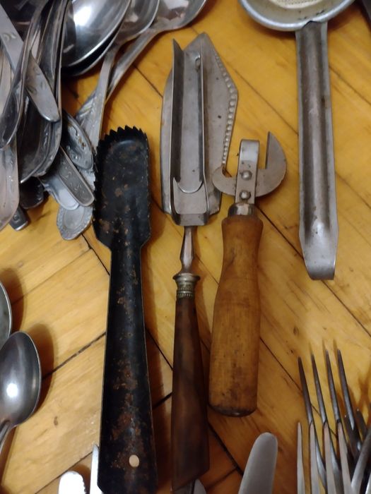 Ложки, вилки, ножи. Столовые предметы. 75 шт