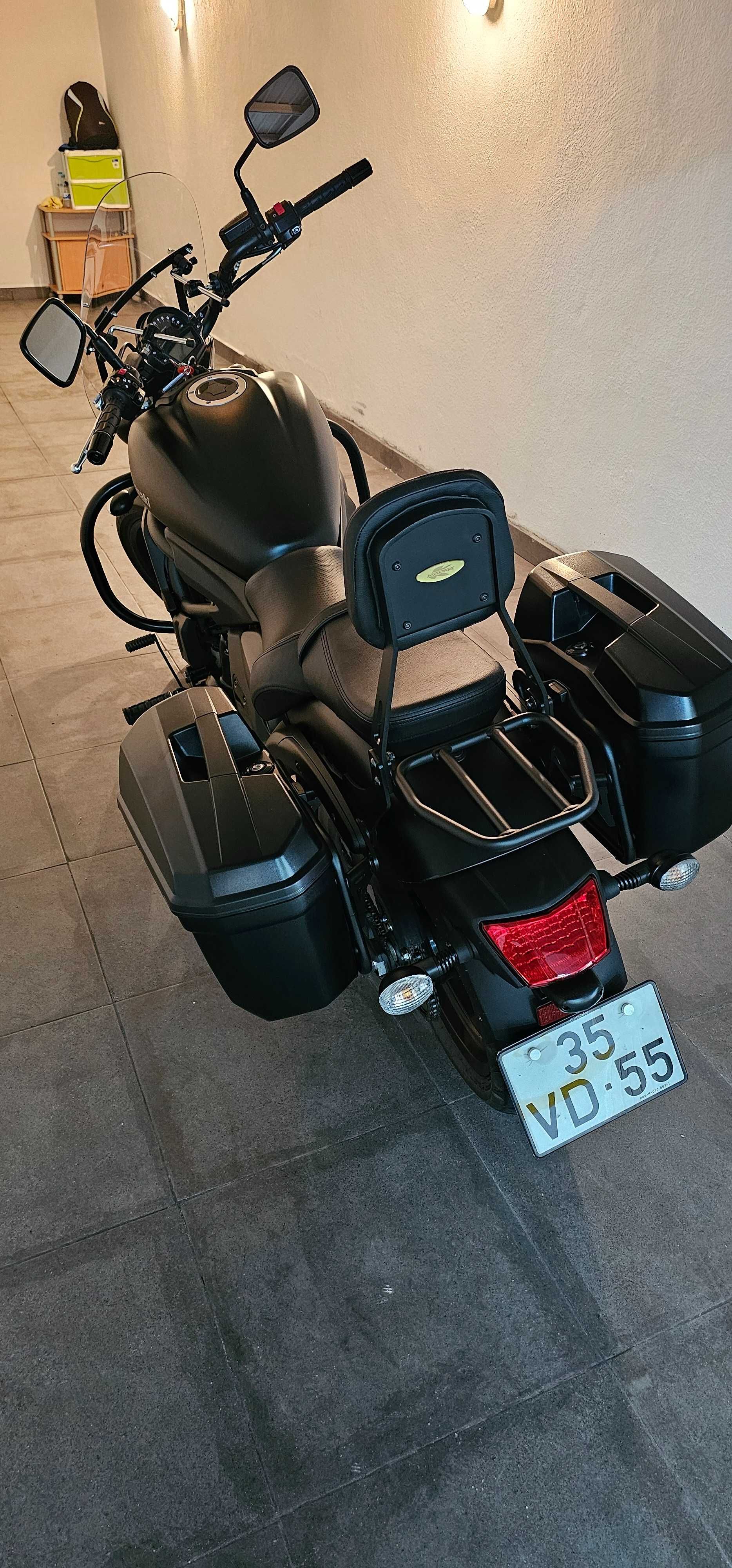 Kawasaki Vulcan 650 abs ano 2018 com 6800 kms