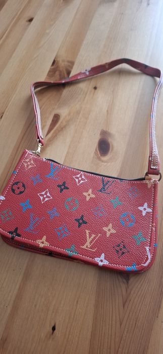 Mała torebka ozdobna