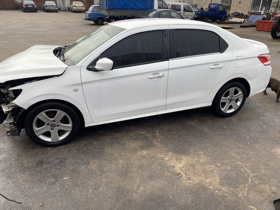 Разборка запчасти Peugeot 301 1.2 дверь четверть зеркало фонарь