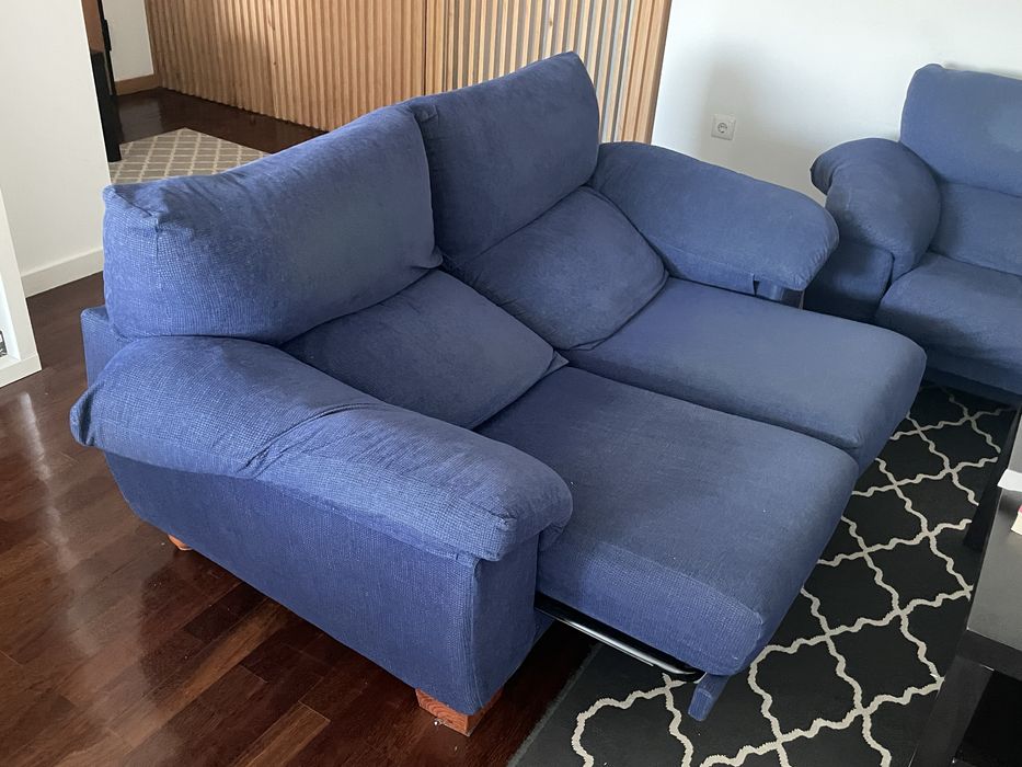 Conjunto de sofás reclináveis e extensíveis