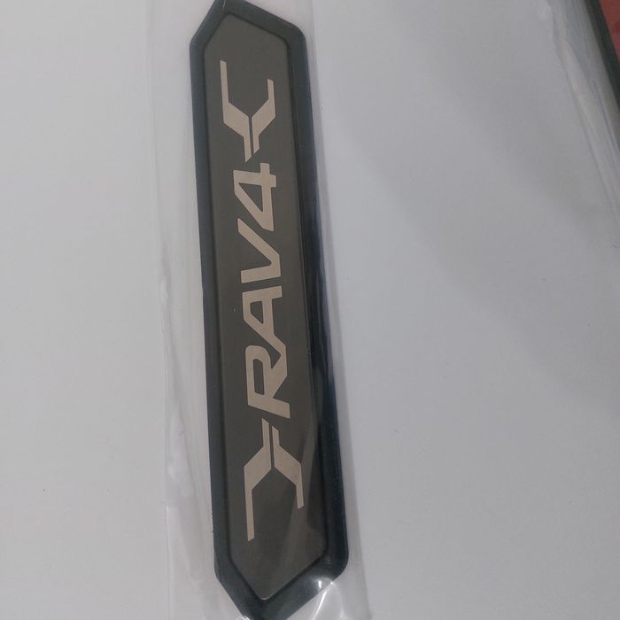 комплект накладок на пороги Toyota RAV4