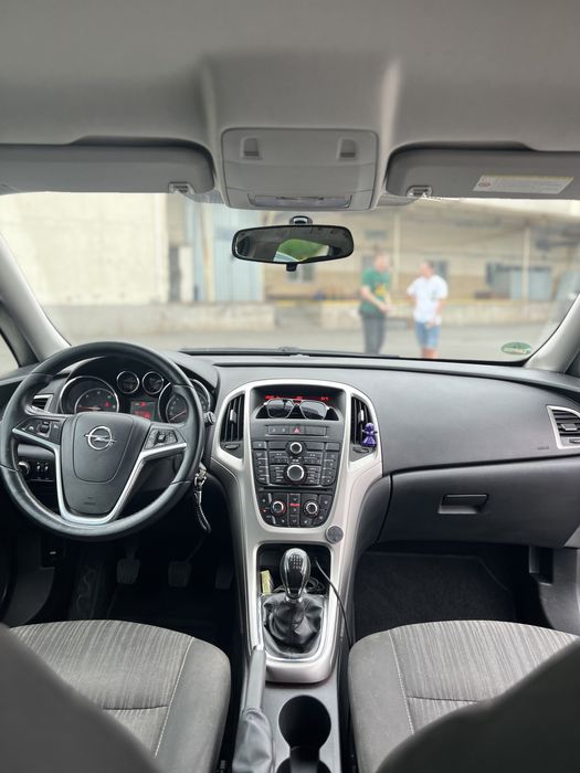 Opel Astra J 2011 1,7 CDTI