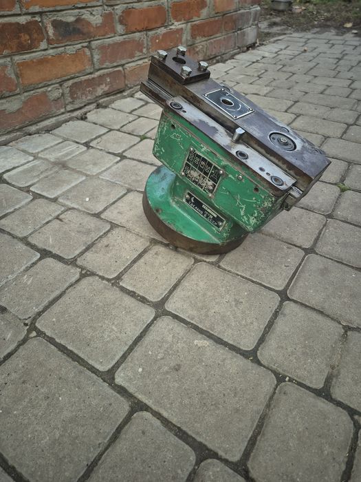 Долбежная голова 675  Синусный поворотный стол