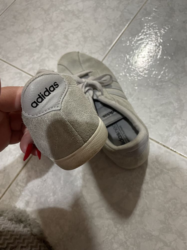 Sapatilhas cinza- adidas