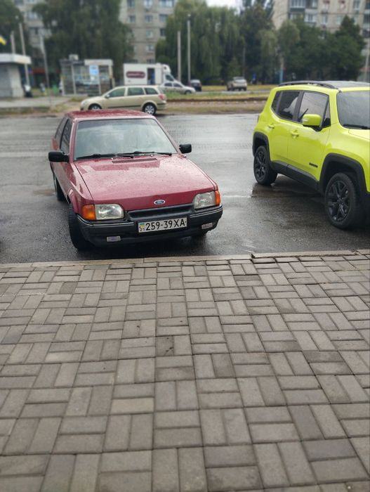 Продам Ford Escort