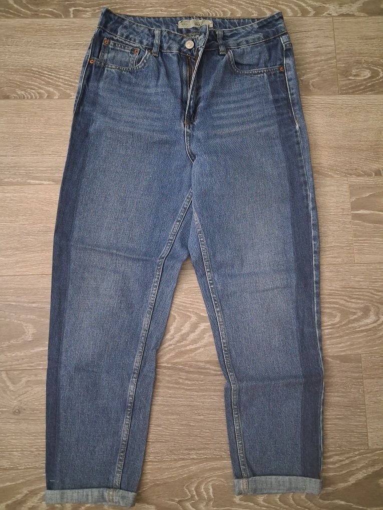 Продам  жіночі джинси MOM  р.38 .