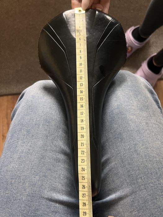 Siodelko evoke z sztyca bontrager ( komplet )