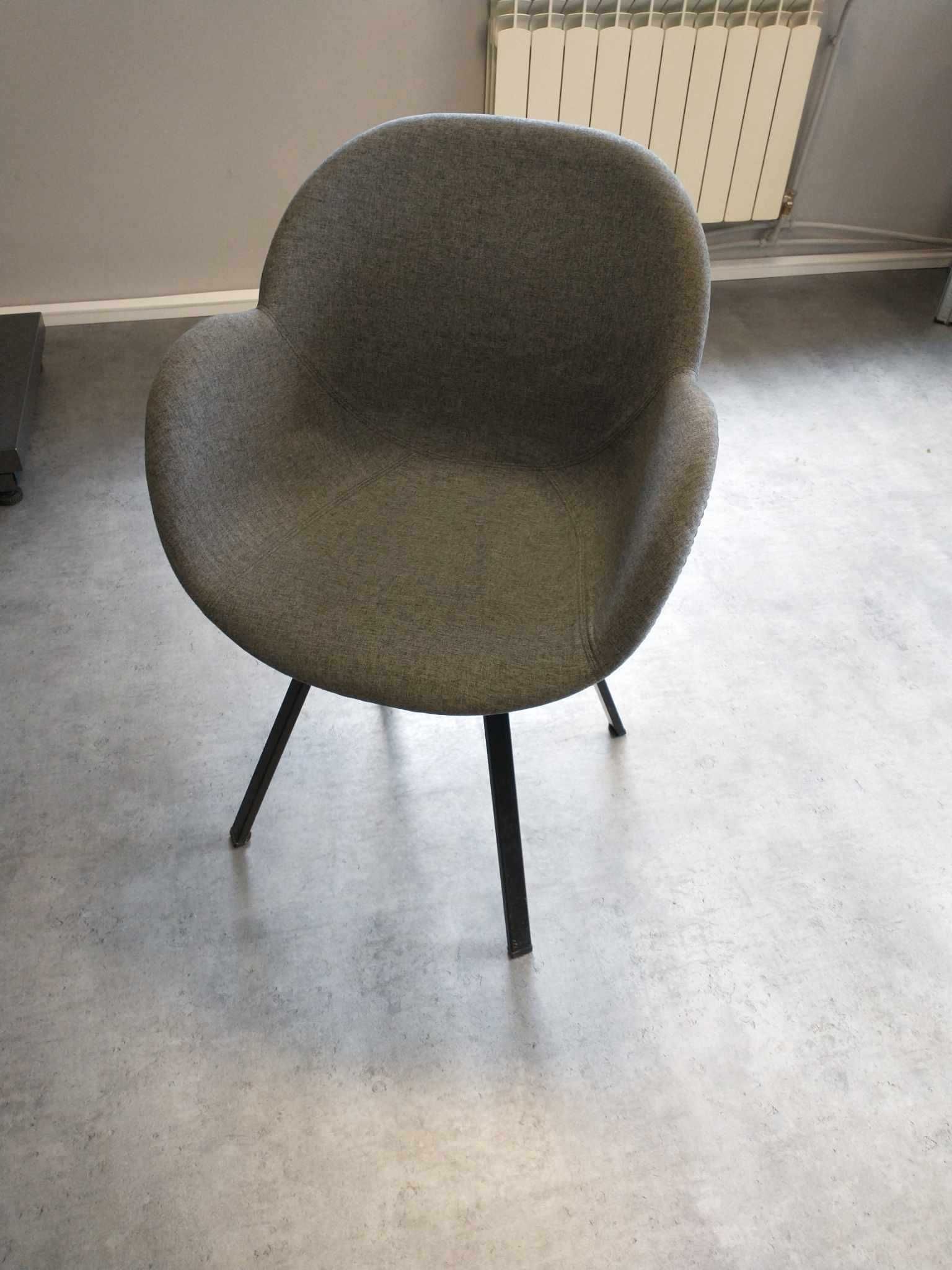 Krzesło tapicerowane szare obrotowe