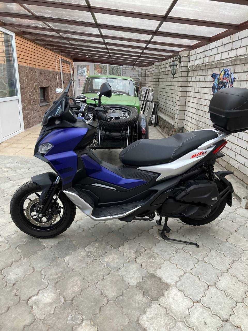 скутер Aprilia sr 125 gt