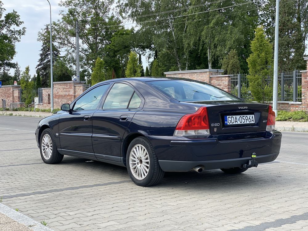 Volvo S60 2.0T 180KM polift manual hak