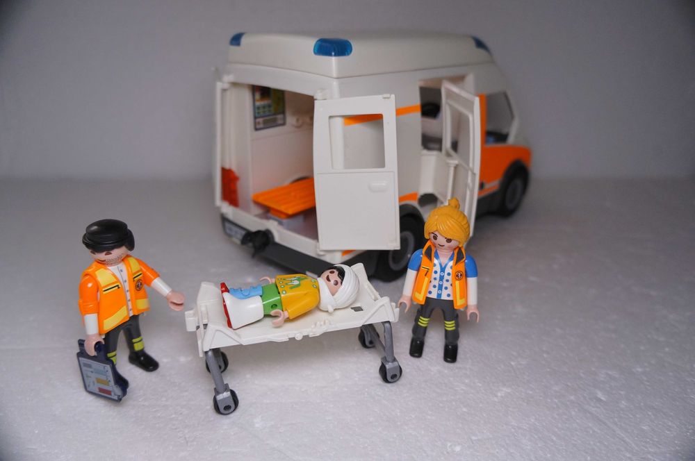 Playmobil 932 Pogotowie Karetka Ambulans NOWY model Światło i Dźwięki