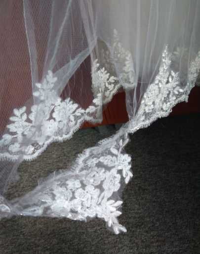 suknia ślubna biała długa na ramiączkach