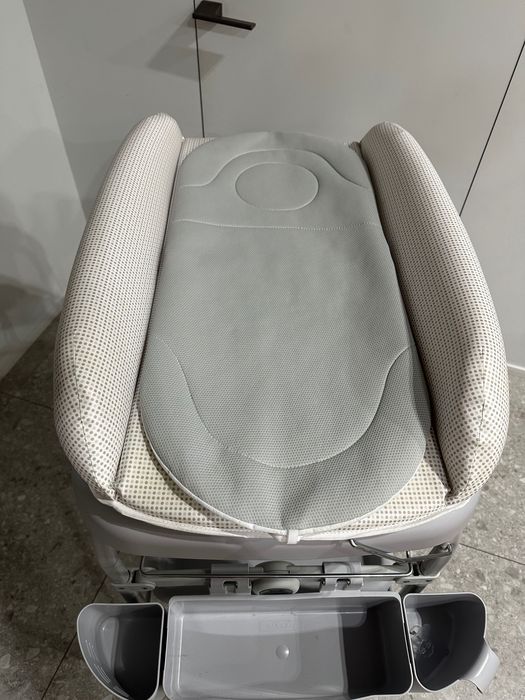 Столик для сповивання з ванночкою Chicco