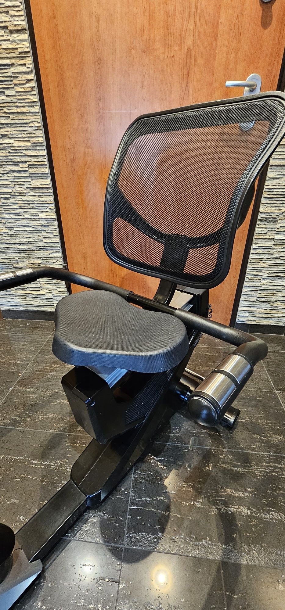 Rower leżący elektryczno-magnetyczny HS-070L Helix srebrny
Reviews
5 o