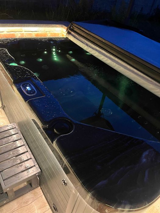 Nowe Jacuzzi ogrodowe całoroczne Balboa, bluetooth, 2 leżanki