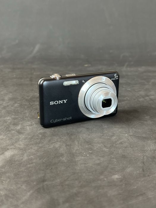 Фотоапарат Sony Cyber-shot— повністю робочий