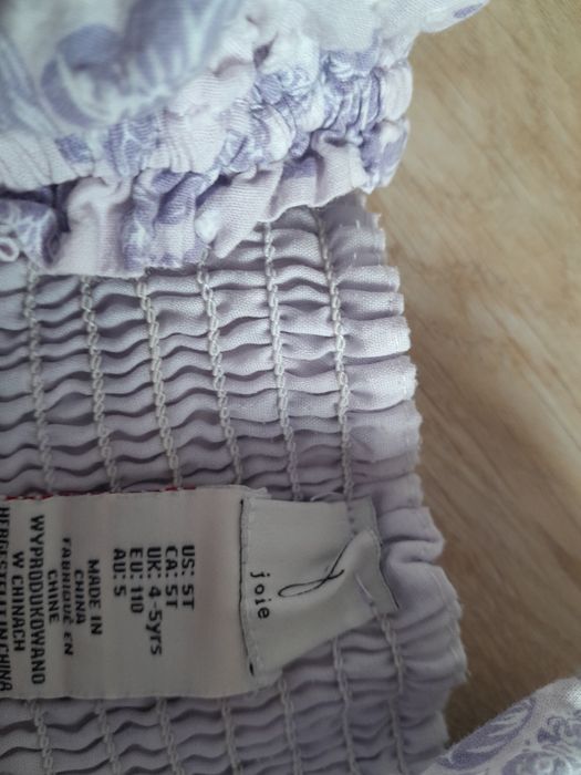 Liliowa sukienka marszczona r.110