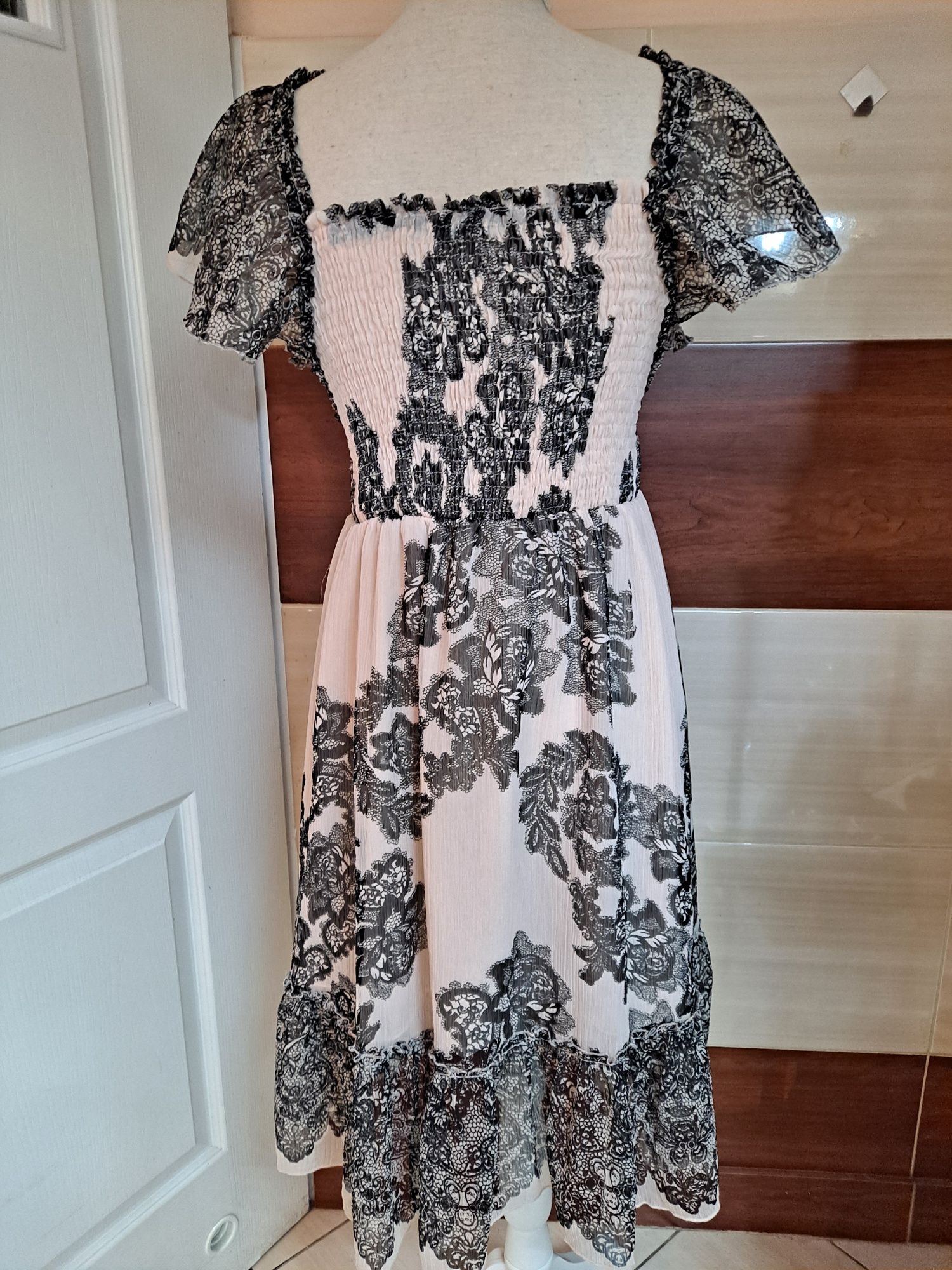 Elegancka sukienka damska India.