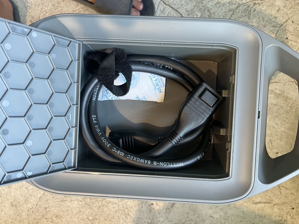 Продам ,EcoFlow DELTA 2 Smart Extra Battery,+солнечные батареии