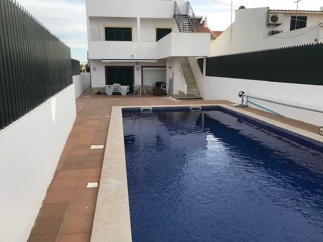 T3 primeira linha de praia c/ piscina