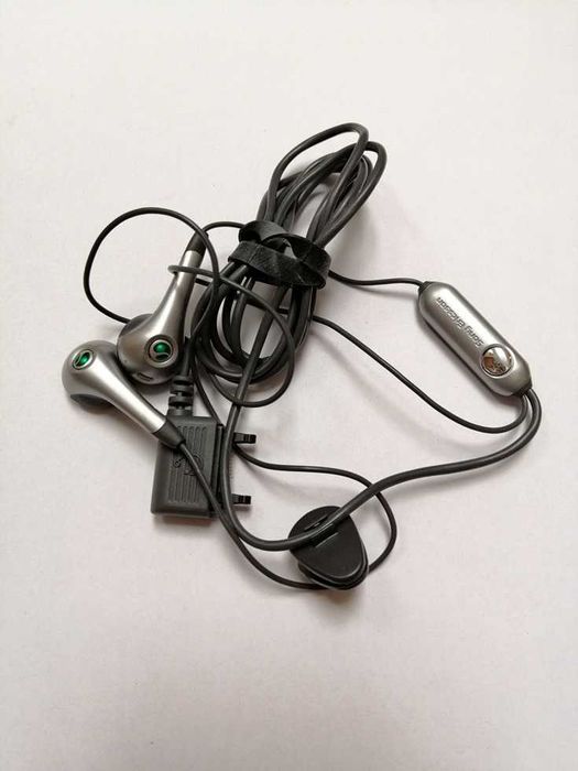 Słuchawki Sony Ericsson, douszne, zestaw słuchawkowy z klipsem.