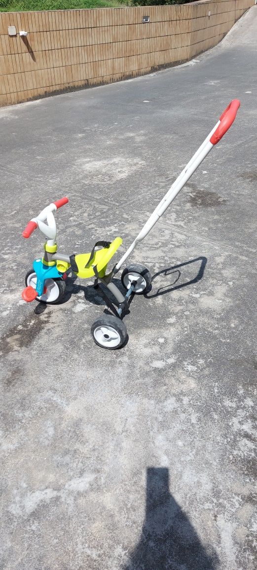 Triciclo criança