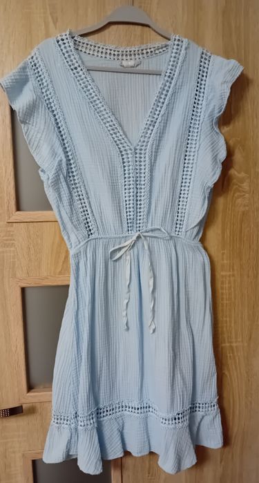 Sprzedam damską letnią sukienkę w kolorze błękitnym, rozm.38/40