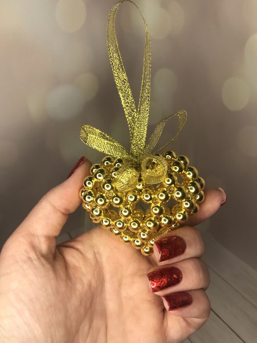 Новогодние игрушки на елку ручной работы из бусин