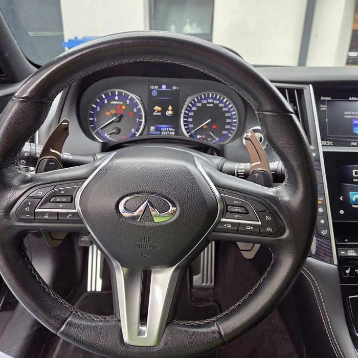 Samochód Infinity q60