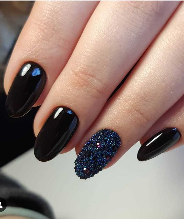 Послуги манікюр та педікюр