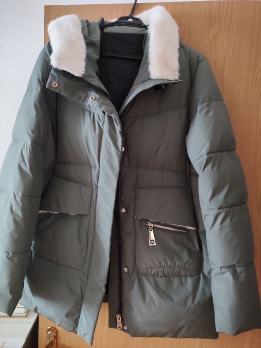 Зимова жіноча куртка