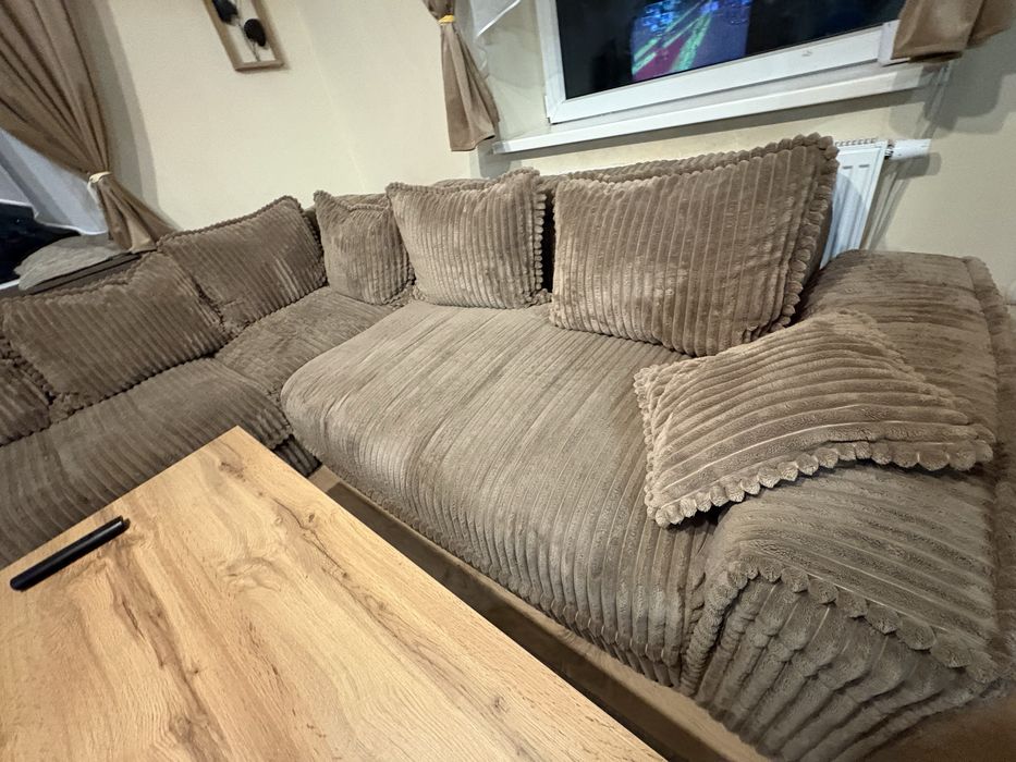 Zestaw wypoczynkowy . Naroznik  fotel, 6 krzesel