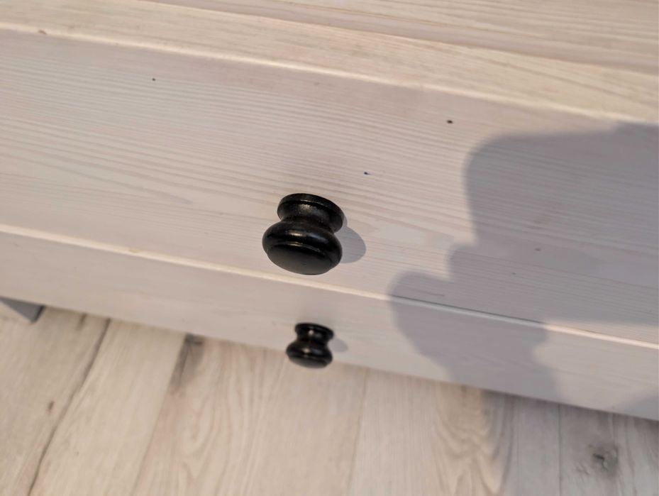 Szafka RTV ANTWERPEN 137 cm skandynawska 4 szuflady modrzew sibu super