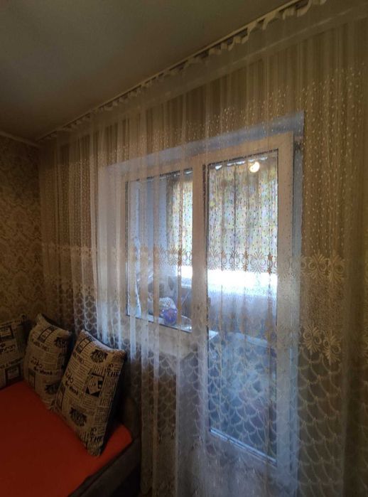 Продаж 3-кімнатної квартири в м. Обухів, центр (зупинка Школа)