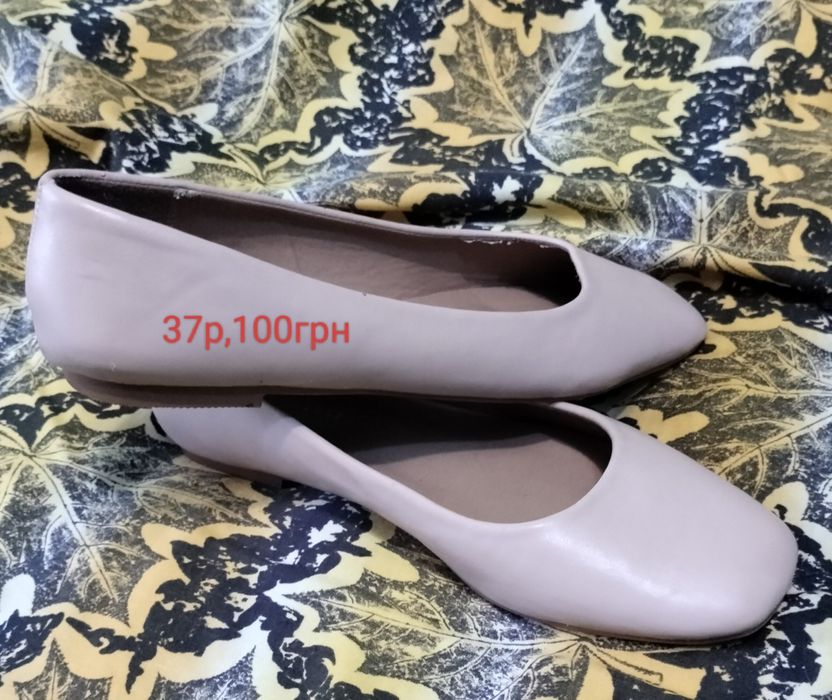 Продаю весняні чоботи. Коричневі і чорні