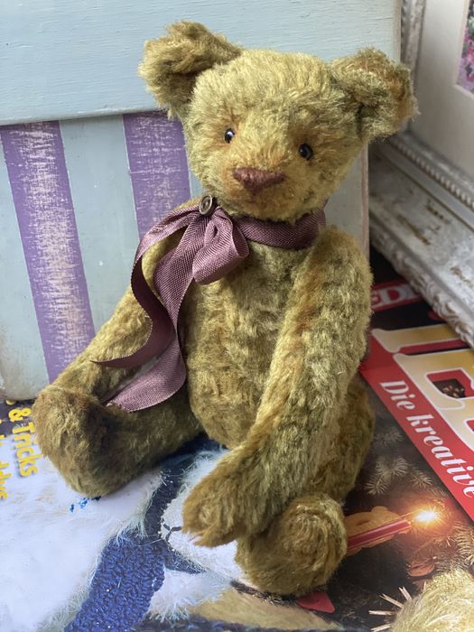 Ведмідь. Тедді іграшка. Мʼяка іграшка. Плюшевий ведмідь.