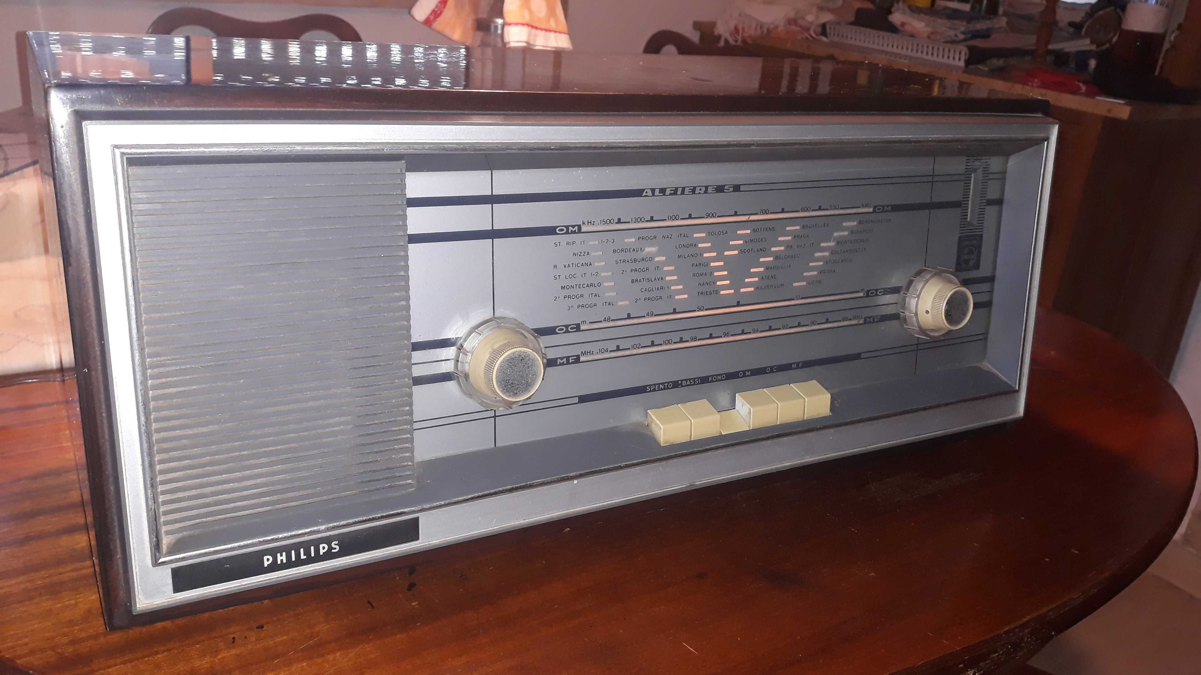 Antigo Rádio Philips Alfiere 5 (de 1964)