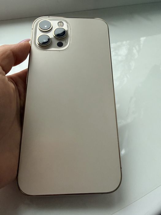 Айфон 12 Pro Max 256gb в состоянии нового Gold