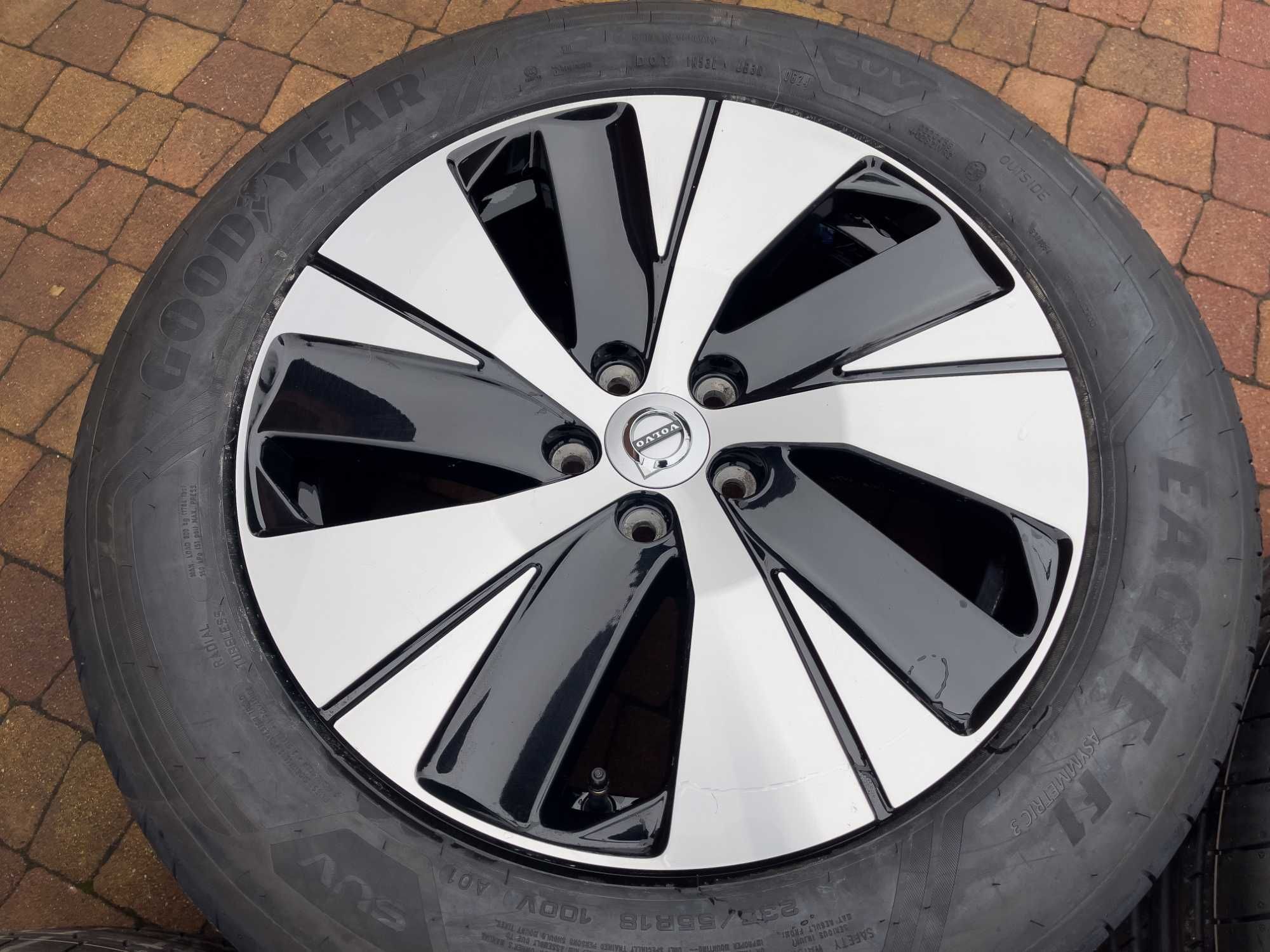 3650. Koła letnie Volvo XC40 oryginał jak nowe 5x108 235/55/18 2024r