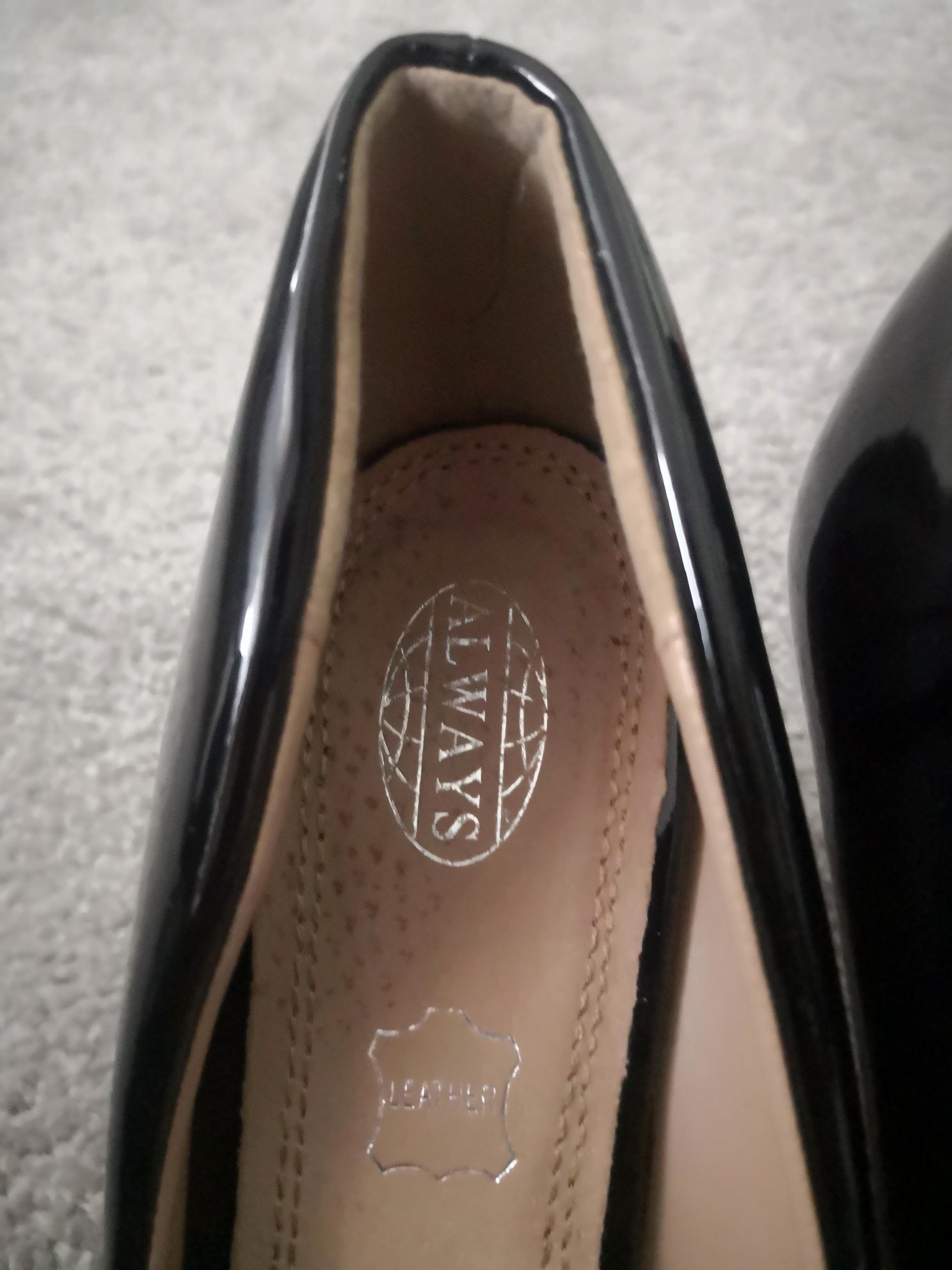 Buty eleganckie damskie na obcasie roz 40