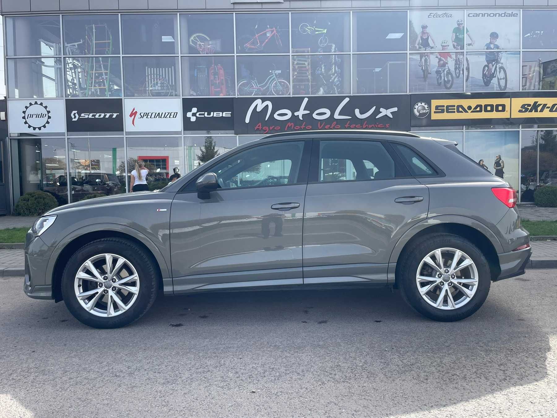 Audi Q3     2019