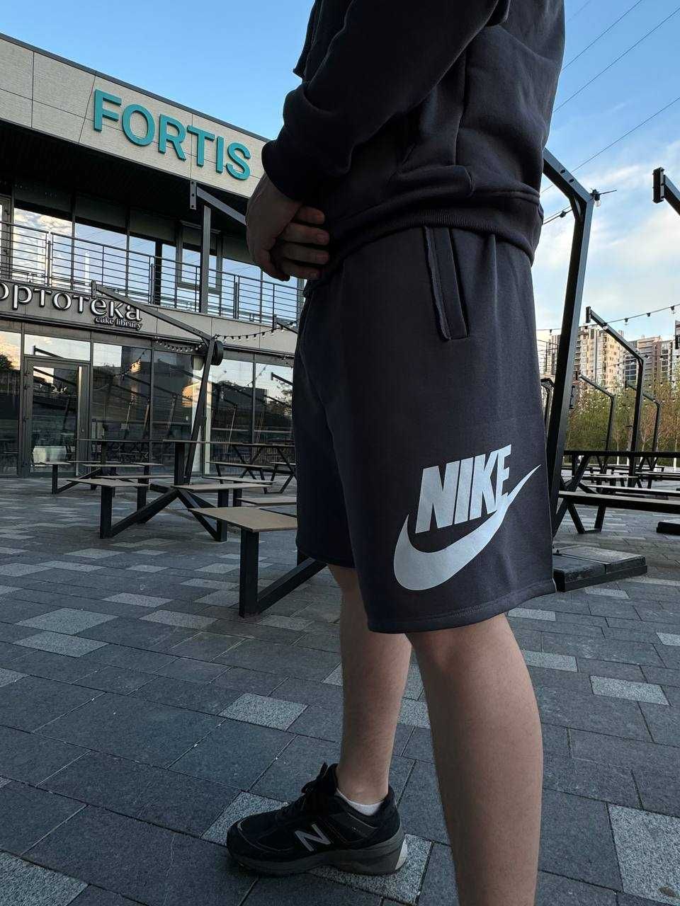 Шорти Nike Club усі кольори