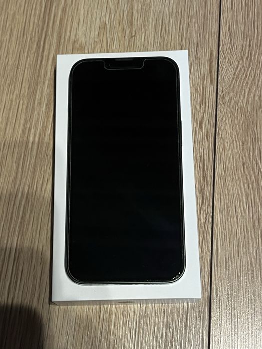 iphone 13 z pudelkiem 89% kondycji baterii